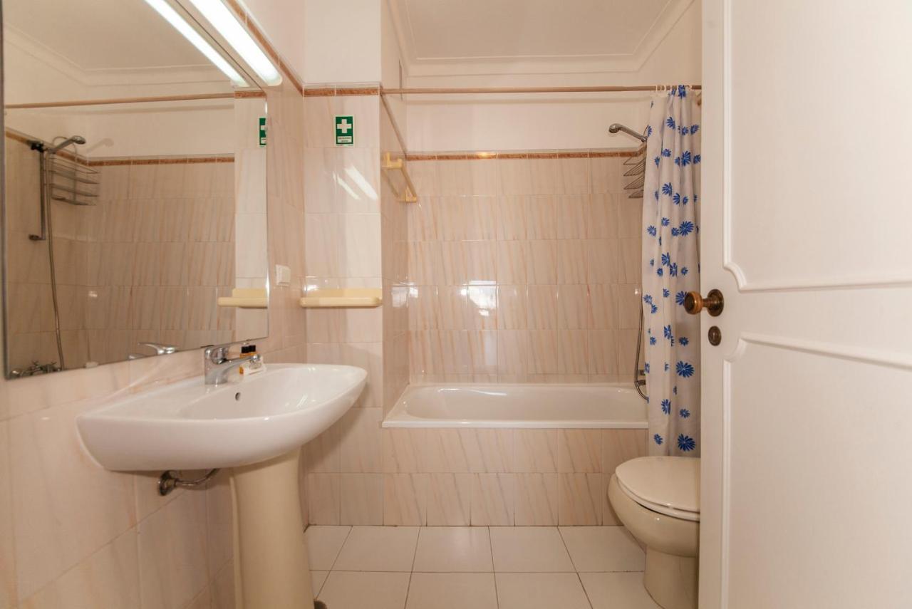 B25 - Candimar Beach Apartment Portimão Exteriör bild